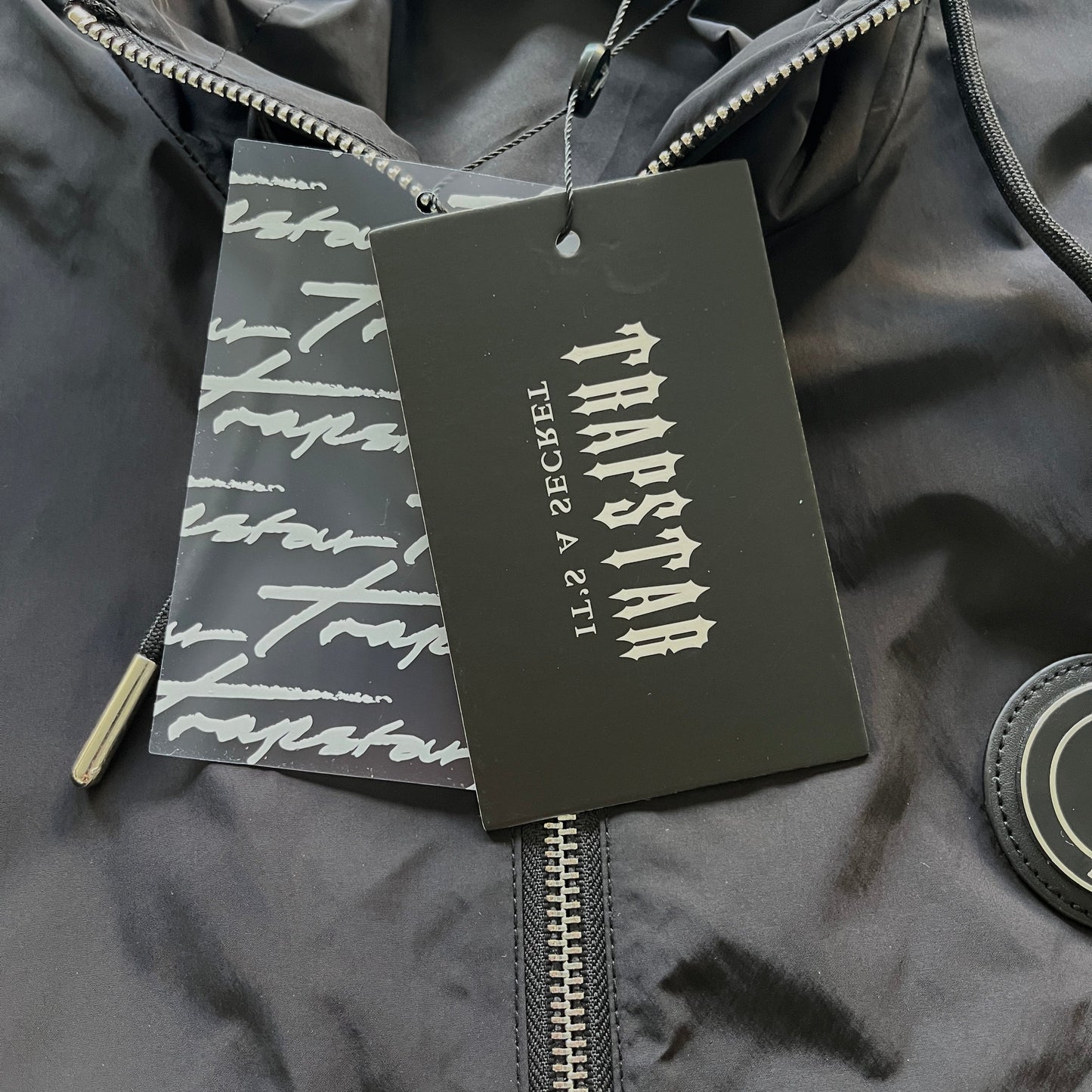 TS Irongate Windbreaker-Black